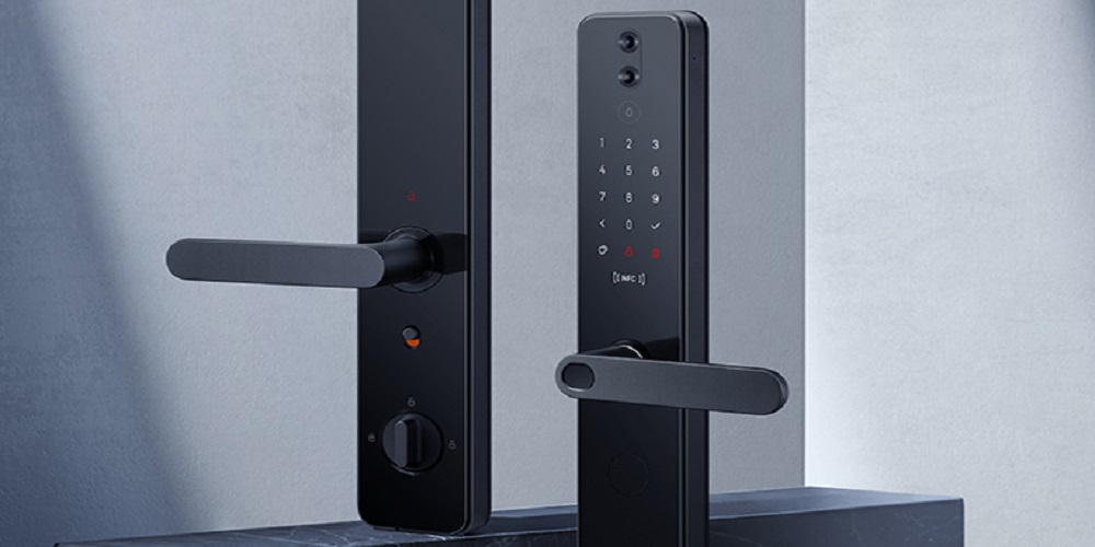 What are the features of a smart lock?